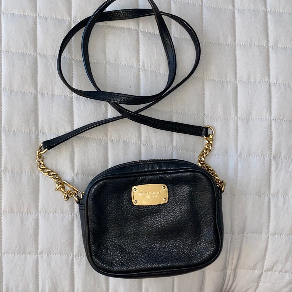♟Great condition MK black crossbody♟